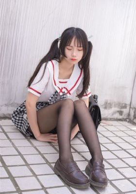 欧美明星咖色套装街拍_剧情片完整视频观看