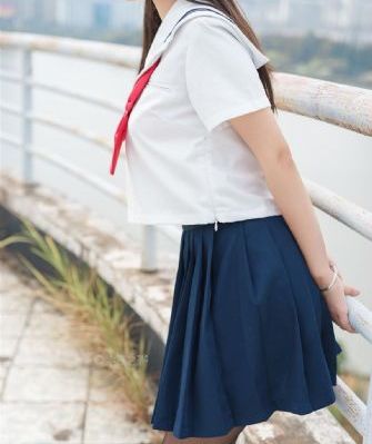 欧美黑西装男生头像_超清高清迅雷在线观看